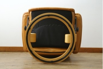中古　EKORNES(エコーネス)　ロイヤルシリーズ　本革(レザー)　極上のくつろぎの時間を演出するストレスレスチェア+オットマンのセット　定価約46万円　(R-083308)