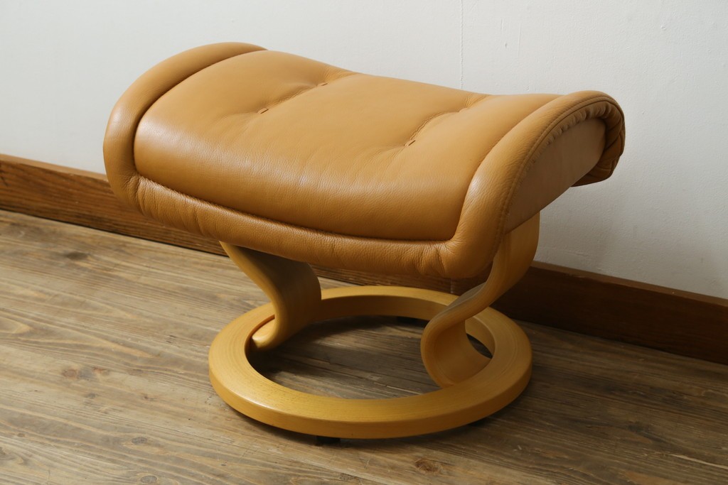 中古　EKORNES(エコーネス)　ロイヤルシリーズ　本革(レザー)　極上のくつろぎの時間を演出するストレスレスチェア+オットマンのセット　定価約46万円　(R-083308)