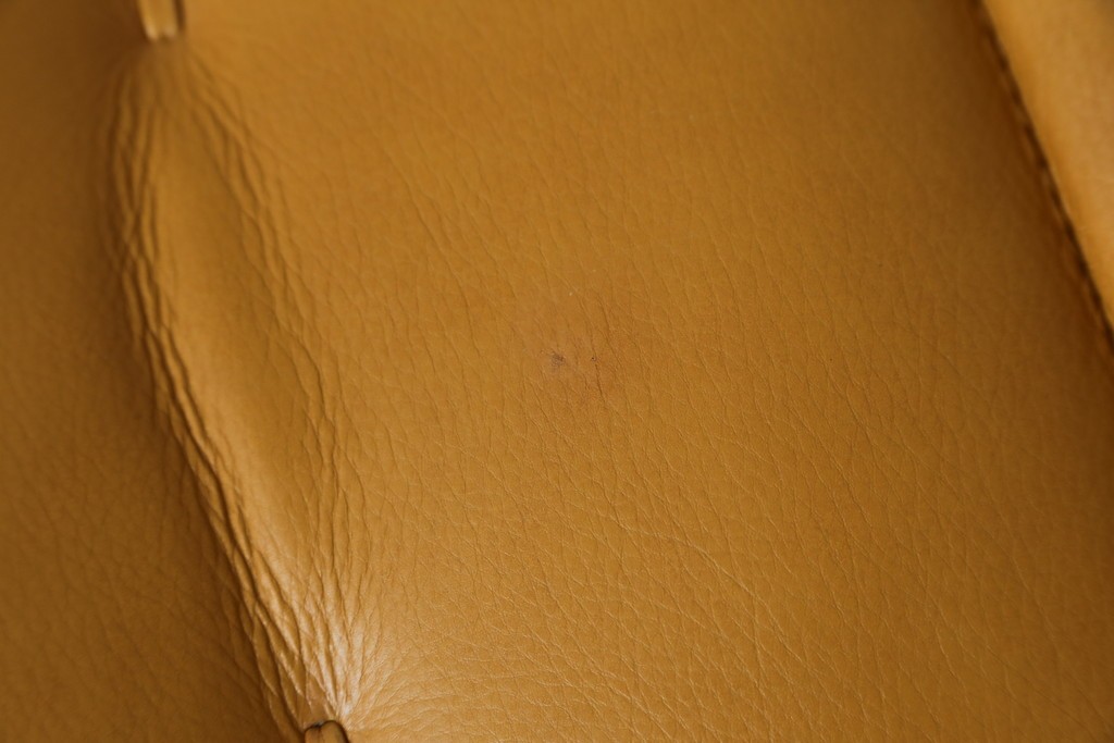 中古　EKORNES(エコーネス)　ロイヤルシリーズ　本革(レザー)　極上のくつろぎの時間を演出するストレスレスチェア+オットマンのセット　定価約46万円　(R-083308)