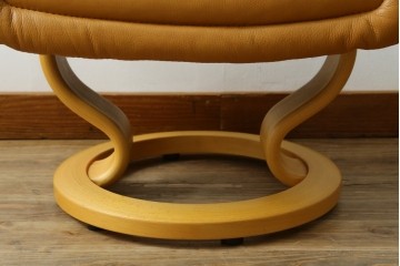 中古　EKORNES(エコーネス)　ロイヤルシリーズ　本革(レザー)　極上のくつろぎの時間を演出するストレスレスチェア+オットマンのセット　定価約46万円　(R-083308)