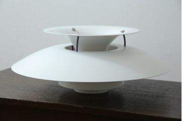 中古　美品　デンマーク　Louis Poulsen(ルイスポールセン)　PH5(ピーエイチ・ファイブ)　デザイン性と機能性を兼ね備えたペンダントライト(天井照明、吊り下げ照明、北欧)(定価約16万円)(R-083309)
