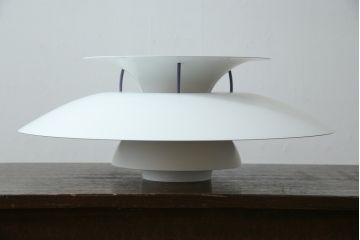 中古　美品　デンマーク　Louis Poulsen(ルイスポールセン)　PH5(ピーエイチ・ファイブ)　デザイン性と機能性を兼ね備えたペンダントライト(天井照明、吊り下げ照明、北欧)(定価約16万円)(R-083309)
