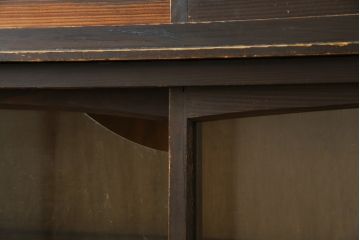 和製アンティーク　古い木の風合いが味わい深い二段重ね収納棚(キャビネット、本箱、ブックケース、戸棚、カップボード)(R-083310)