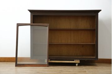 和製アンティーク　古い木の風合いが味わい深い収納棚(キャビネット、本箱、ブックケース、ガラス戸棚、カップボード)(R-083311)