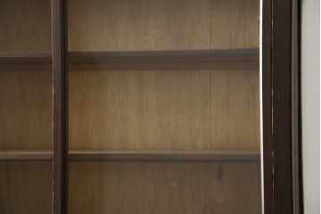 和製アンティーク　古い木の風合いが味わい深い収納棚(キャビネット、本箱、ブックケース、ガラス戸棚、カップボード)(R-083311)