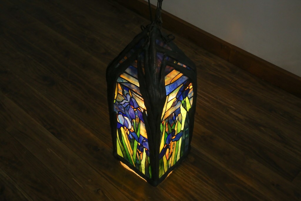 ヴィンテージ照明　アメリカ　激レア!!　希少モデル　Tiffany & Co. Style Studio(ティファニー スタイル スタジオ)　アイリス　ランタン　ステンドグラス照明　(R-083314)