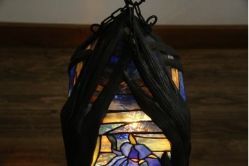 ヴィンテージ照明　アメリカ　激レア!!　希少モデル　Tiffany & Co. Style Studio(ティファニー スタイル スタジオ)　アイリス　ランタン　ステンドグラス照明　(R-083314)