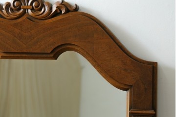 中古　美品　DREXEL HERITAGE(ドレクセルヘリテイジ)　重厚なつくりが高級感を醸し出すウォールミラー　(R-083316)