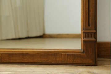 中古　美品　DREXEL HERITAGE(ドレクセルヘリテイジ)　重厚なつくりが高級感を醸し出すウォールミラー　(R-083316)