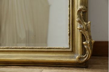 フランスアンティーク　The Globe (ザ・グローブ)Antiques取り扱い　優雅な彫刻の装飾が映える金フレームの大型ミラー(姿見、壁掛け鏡)(R-083317)