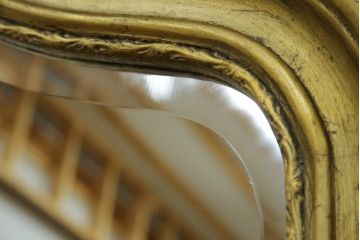 フランスアンティーク　The Globe (ザ・グローブ)Antiques取り扱い　優雅な彫刻の装飾が映える金フレームの大型ミラー(姿見、壁掛け鏡)(R-083317)