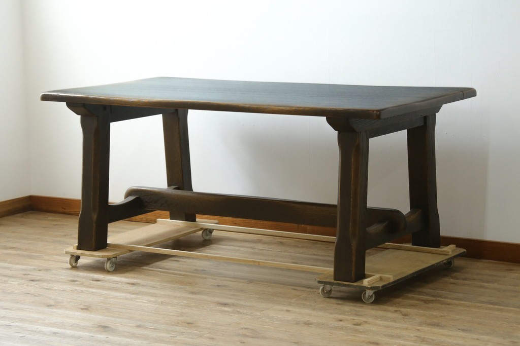 中古　美品　飛騨産業　キツツキ　PROVINCIAL(プロヴィンシャル・プロビンシャル)シリーズ　P31　オーク材　どっしりとした堅牢なつくりと素朴な佇まいが魅力のタバーンテーブル　(R-083318)