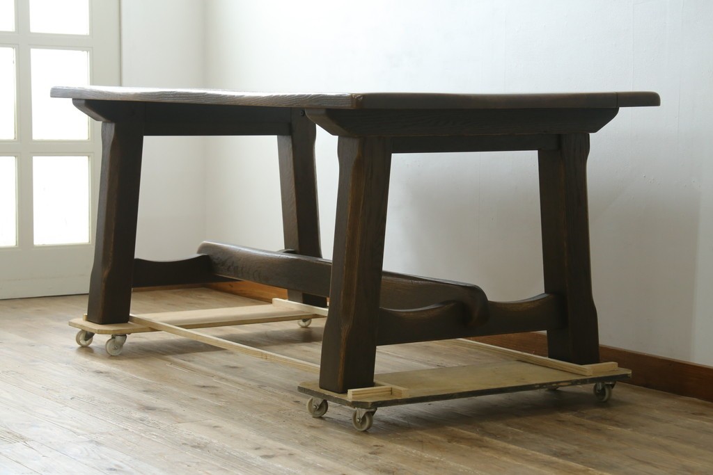 中古　美品　飛騨産業　キツツキ　PROVINCIAL(プロヴィンシャル・プロビンシャル)シリーズ　P31　オーク材　どっしりとした堅牢なつくりと素朴な佇まいが魅力のタバーンテーブル　(R-083318)