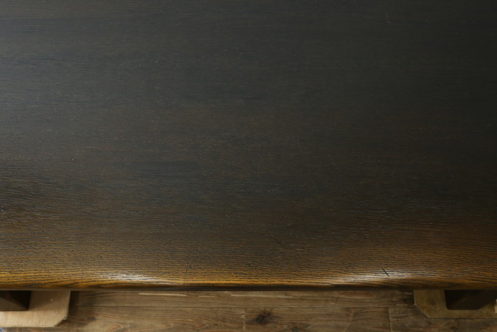 中古　美品　飛騨産業　キツツキ　PROVINCIAL(プロヴィンシャル・プロビンシャル)シリーズ　P31　オーク材　どっしりとした堅牢なつくりと素朴な佇まいが魅力のタバーンテーブル　(R-083318)