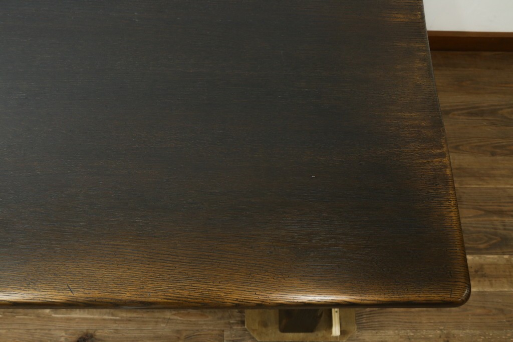 中古　美品　飛騨産業　キツツキ　PROVINCIAL(プロヴィンシャル・プロビンシャル)シリーズ　P31　オーク材　どっしりとした堅牢なつくりと素朴な佇まいが魅力のタバーンテーブル　(R-083318)