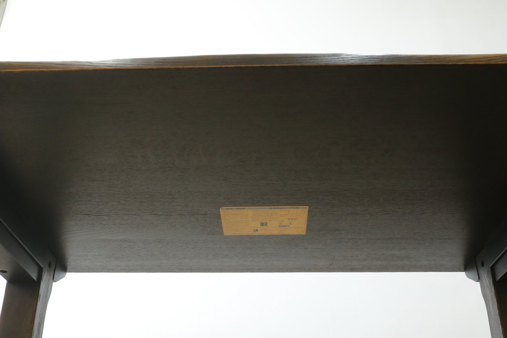 中古　美品　飛騨産業　キツツキ　PROVINCIAL(プロヴィンシャル・プロビンシャル)シリーズ　P31　オーク材　どっしりとした堅牢なつくりと素朴な佇まいが魅力のタバーンテーブル　(R-083318)