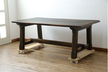 中古　美品　飛騨産業　キツツキ　PROVINCIAL(プロヴィンシャル・プロビンシャル)シリーズ　P32　オーク材　どっしりとした堅牢なつくりと素朴な佇まいが魅力のタバーンテーブル(ダイニングテーブル、4人掛け、6人掛け、食卓、作業台)(R-083319)