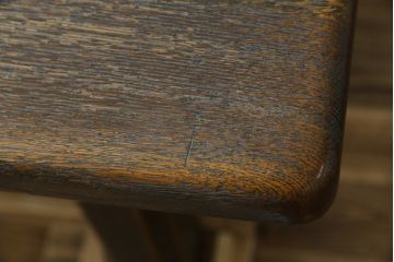 中古　美品　飛騨産業　キツツキ　PROVINCIAL(プロヴィンシャル・プロビンシャル)シリーズ　P32　オーク材　どっしりとした堅牢なつくりと素朴な佇まいが魅力のタバーンテーブル(ダイニングテーブル、4人掛け、6人掛け、食卓、作業台)(R-083319)