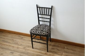 中古　超美品!!　グッチ(GUCCI)　GGジャカード　グッチを象徴するビー(ハチ)&スターモチーフのファブリックがおしゃれなキアヴァリチェア(ダイニングチェア、椅子、イス)(定価約37万4千円)(R-083320)