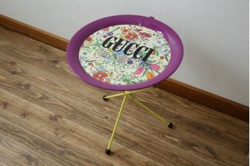 中古　超美品!!　GUCCI(グッチ)　Flora(フローラ)プリント　インテリアに映えるフォールディングメタルトレイ(サイドテーブル、花台、飾り台)(定価約25万7千円)(R-083321)