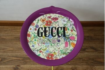 中古　超美品!!　GUCCI(グッチ)　Flora(フローラ)プリント　インテリアに映えるフォールディングメタルトレイ(サイドテーブル、花台、飾り台)(定価約25万7千円)(R-083321)