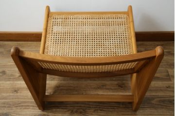 中古　新品未使用　Phantom Hands(ファントムハンズ)　Pierre Jeanneret(ピエール ジャンヌレ)　Project Chandigarh(プロジェクト チャンディーガル)　PH59　　ユニークなデザインのカンガルーチェア(ラウンジチェア、アームレスチェア、椅子、イス)(定価約75万円)(R-083322)