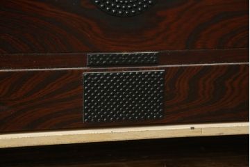 中古　美品　岩谷堂箪笥　漆塗り　あられ紋様の金具が目を惹く、和モダンな空間づくりにおすすめの整理箪笥(引き出し、衣装箪笥、収納たんす、和タンス、サイドチェスト)(R-083323)