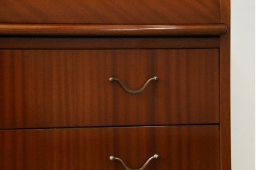 北欧ビンテージ　美品!!　スウェーデン製　チーク材　パーケットリー模様が映えるシリンダートップのライティングビューロー　(R-083324)