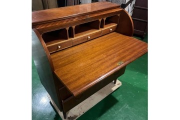 イギリスビンテージ　美品!!　チーク材　パーケットリー模様が映えるシリンダートップのライティングビューロー(R-083324)