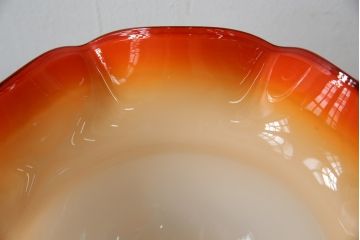 和製アンティーク　乳白ガラス　赤色の波打つ縁が美しいフリルガラスの照明カバー(吊り下げ照明、ペンダントライト、天井照明、シェード、電笠)(R-083331)