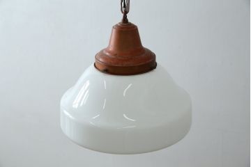 アンティーク照明　大振りサイズ　昭和レトロなデザインが魅力的な乳白色のガラスシェード照明(吊り下げ照明、天井照明、ペンダントライト)(R-083336)