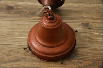 アンティーク照明　大振りサイズ　昭和レトロなデザインが魅力的な乳白色のガラスシェード照明(吊り下げ照明、天井照明、ペンダントライト)(R-083336)