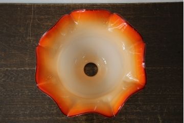 和製アンティーク　乳白ガラス　赤色の波打つ縁が美しいフリルガラスの照明カバー(吊り下げ照明、ペンダントライト、天井照明、シェード、電笠)(R-083339)