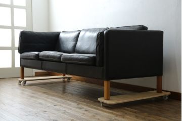 デンマークビンテージ　FREDERICIA(フレデリシア)　Borge Mogensen(ボーエ・モーエンセン)　本革(レザー)　モデル2333　シンプルでかっこいい三人掛けソファ(3Pソファ、アームソファ、北欧ヴィンテージ)(R-083342)