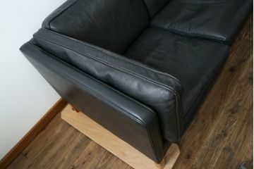 デンマークビンテージ　FREDERICIA(フレデリシア)　Borge Mogensen(ボーエ・モーエンセン)　本革(レザー)　モデル2333　シンプルでかっこいい三人掛けソファ(3Pソファ、アームソファ、北欧ヴィンテージ)(R-083342)