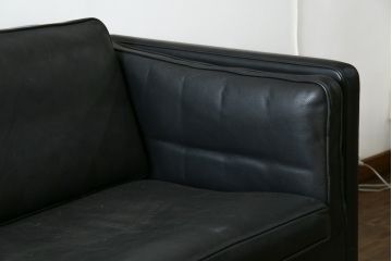 デンマークビンテージ　FREDERICIA(フレデリシア)　Borge Mogensen(ボーエ・モーエンセン)　本革(レザー)　モデル2333　シンプルでかっこいい三人掛けソファ(3Pソファ、アームソファ、北欧ヴィンテージ)(R-083342)