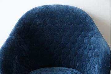中古　ボーコンセプト(BoConcept)　アデレート(ADELAIDE)　柔らかな曲線とシンプルなフォルムの回転式アームチェア(回転チェア、回転椅子、イス)(定価約14万円)(R-083343)