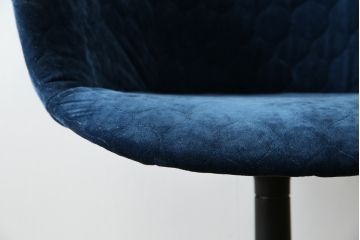 中古　ボーコンセプト(BoConcept)　アデレート(ADELAIDE)　柔らかな曲線とシンプルなフォルムの回転式アームチェア(回転チェア、回転椅子、イス)(定価約14万円)(R-083343)