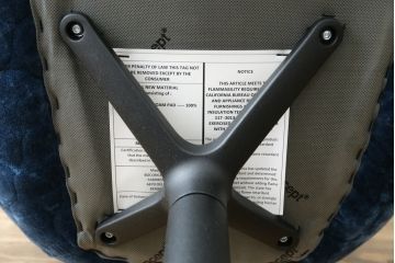 中古　ボーコンセプト(BoConcept)　アデレート(ADELAIDE)　柔らかな曲線とシンプルなフォルムの回転式アームチェア(回転チェア、回転椅子、イス)(定価約14万円)(R-083343)