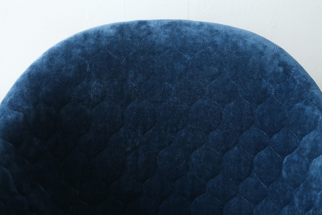 中古　ボーコンセプト(BoConcept)　アデレート(ADELAIDE)　柔らかな曲線とシンプルなフォルムの回転式アームチェア　定価約14万円　(R-083343)