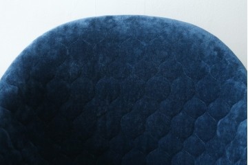 中古　ボーコンセプト(BoConcept)　アデレート(ADELAIDE)　柔らかな曲線とシンプルなフォルムの回転式アームチェア　定価約14万円　(R-083343)