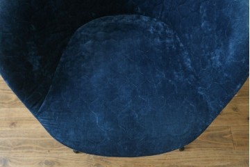 中古　ボーコンセプト(BoConcept)　アデレート(ADELAIDE)　柔らかな曲線とシンプルなフォルムの回転式アームチェア　定価約14万円　(R-083343)