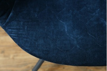 中古　ボーコンセプト(BoConcept)　アデレート(ADELAIDE)　柔らかな曲線とシンプルなフォルムの回転式アームチェア　定価約14万円　(R-083343)