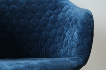 中古　ボーコンセプト(BoConcept)　アデレート(ADELAIDE)　柔らかな曲線とシンプルなフォルムの回転式アームチェア　定価約14万円　(R-083343)