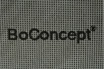 中古　ボーコンセプト(BoConcept)　アデレート(ADELAIDE)　柔らかな曲線とシンプルなフォルムの回転式アームチェア　定価約14万円　(R-083343)