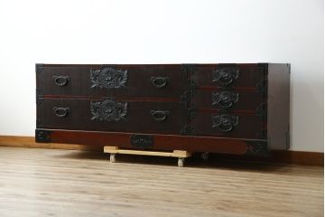 中古　美品!!　希少　仙台箪笥　特注モデル!!　和の空間を格上げする布目塗り仕上げのローチェスト(ローボード、時代箪笥、和たんす、衣装箪笥、引き出し、テレビボード、テレビ台)(定価約80万円)(R-083345)