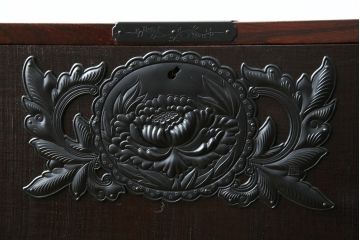 中古　美品!!　希少　仙台箪笥　特注モデル!!　和の空間を格上げする布目塗り仕上げのローチェスト(ローボード、時代箪笥、和たんす、衣装箪笥、引き出し、テレビボード、テレビ台)(定価約80万円)(R-083345)