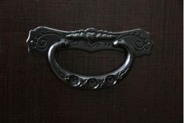 中古　美品!!　希少　仙台箪笥　特注モデル!!　和の空間を格上げする布目塗り仕上げのローチェスト(ローボード、時代箪笥、和たんす、衣装箪笥、引き出し、テレビボード、テレビ台)(定価約80万円)(R-083345)