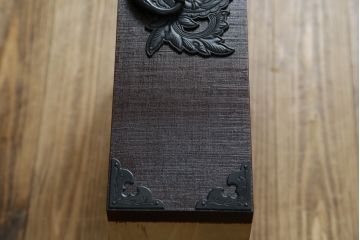 中古　美品!!　希少　仙台箪笥　特注モデル!!　和の空間を格上げする布目塗り仕上げのローチェスト(ローボード、時代箪笥、和たんす、衣装箪笥、引き出し、テレビボード、テレビ台)(定価約80万円)(R-083345)