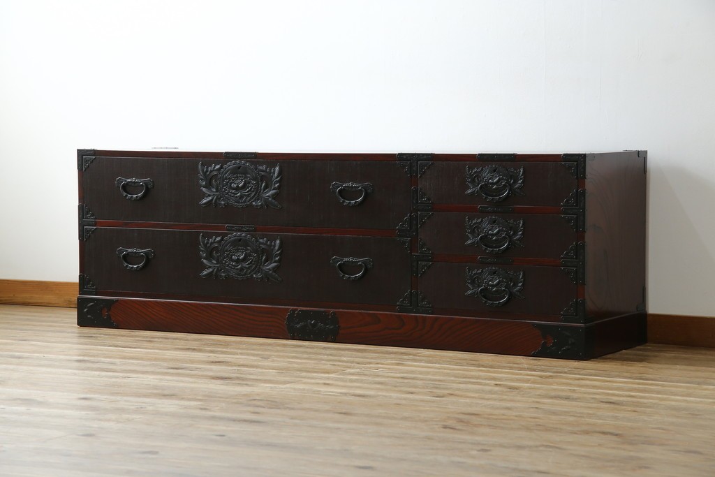 中古　美品!!　希少　仙台箪笥　特注モデル!!　和の空間を格上げする布目塗り仕上げのローチェスト　定価約80万円相当　(R-083345)